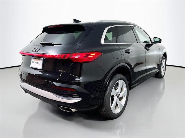 Photo of 2025 Mythos Black Metallic Audi Q5