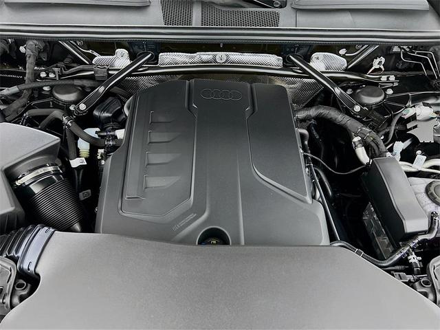 Photo of 2025 Mythos Black Metallic Audi Q5