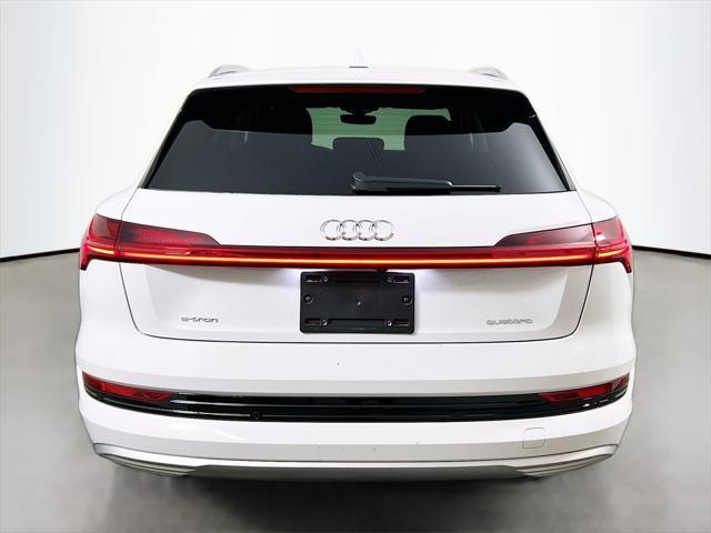 Photo of 2022 Glacier White Audi e-tron