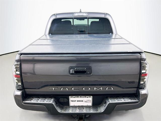 Photo of 2018 Magnetic Gray Metallic Toyota Tacoma