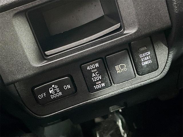Photo of 2018 Magnetic Gray Metallic Toyota Tacoma
