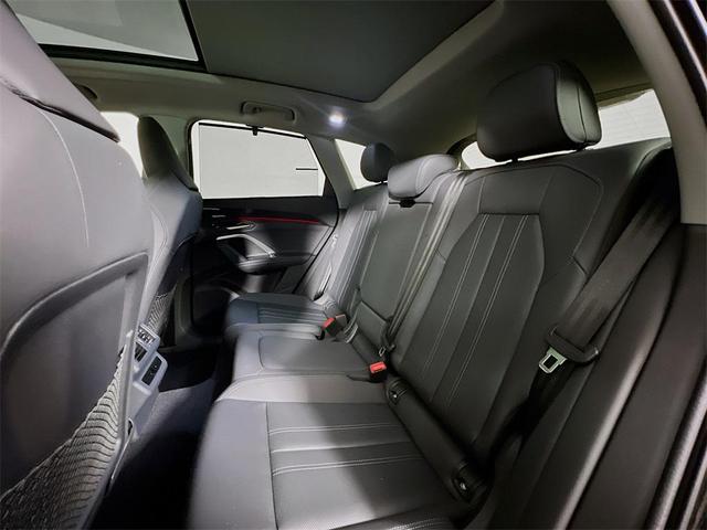 Photo of 2025 Mythos Black Metallic Audi Q5