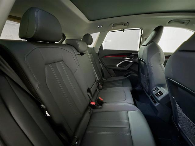 Photo of 2025 Mythos Black Metallic Audi Q5