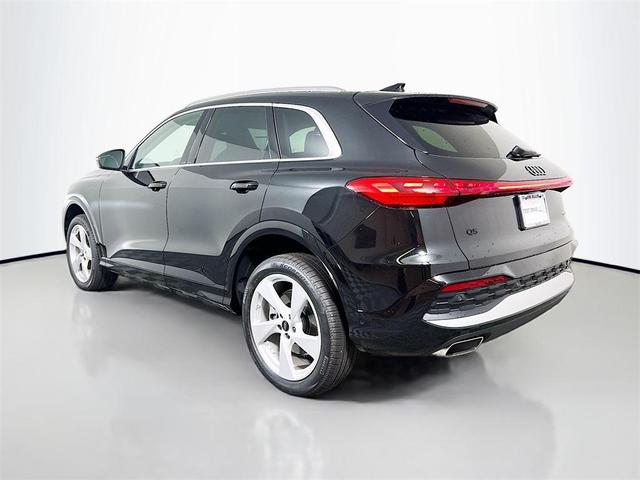 Photo of 2025 Mythos Black Metallic Audi Q5