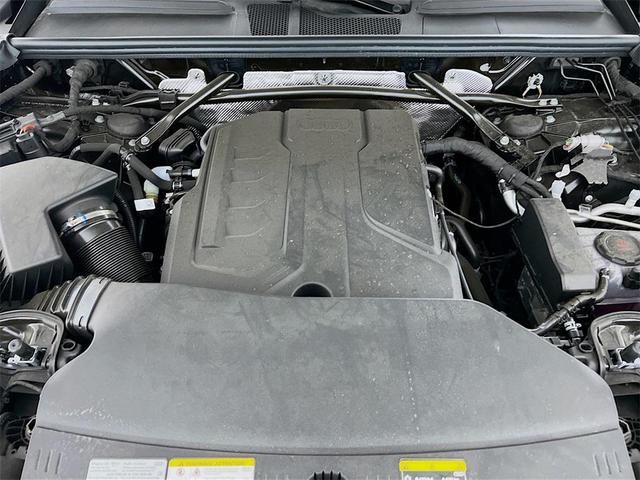 Photo of 2025 Mythos Black Metallic Audi Q5