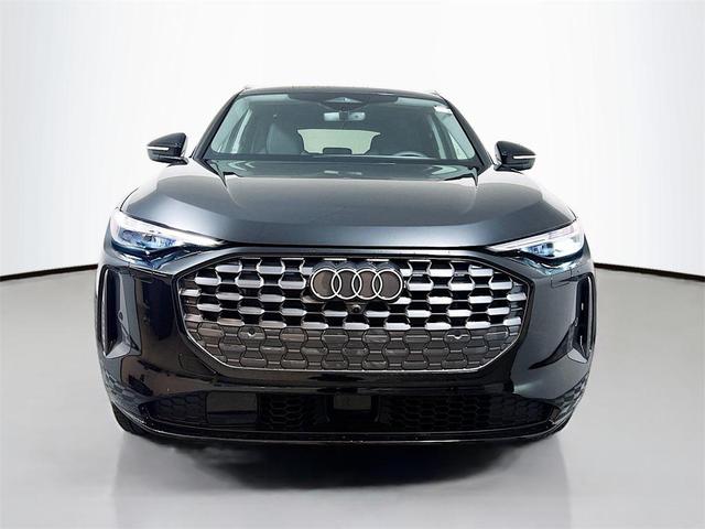Photo of 2025 Mythos Black Metallic Audi Q5