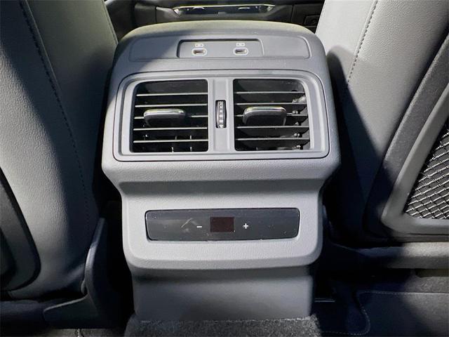 Photo of 2025 Mythos Black Metallic Audi Q5