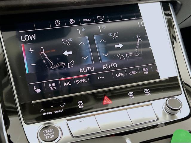 Photo of 2025 Mythos Black Metallic Audi Q7