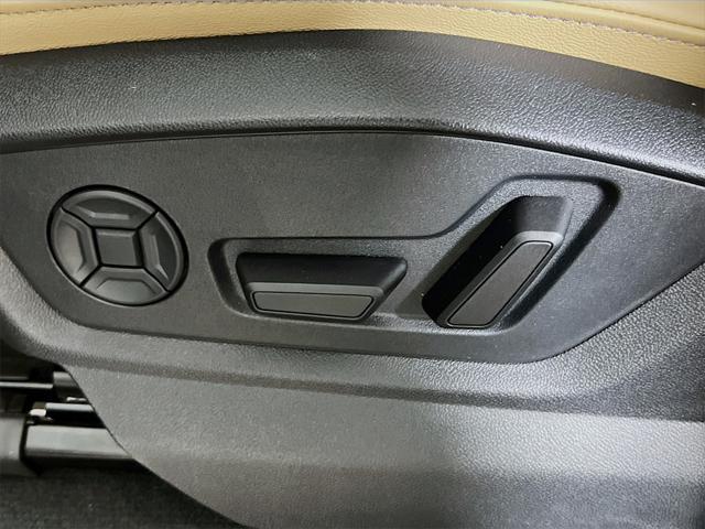Photo of 2025 Mythos Black Metallic Audi Q7
