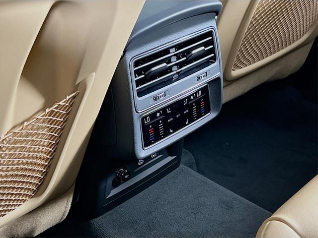 Photo of 2025 Mythos Black Metallic Audi Q7