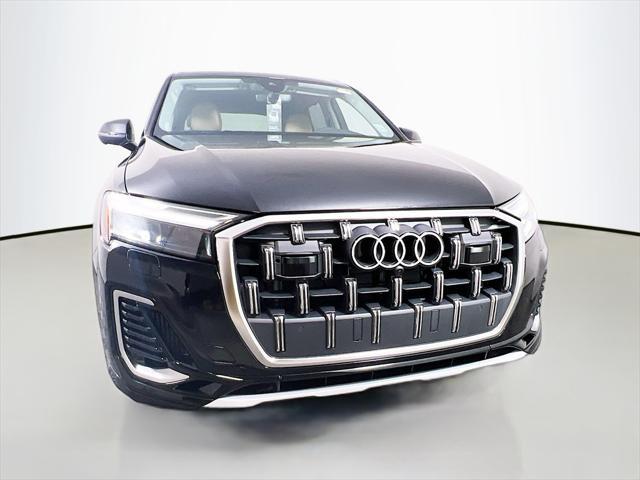 Photo of 2025 Mythos Black Metallic Audi Q7