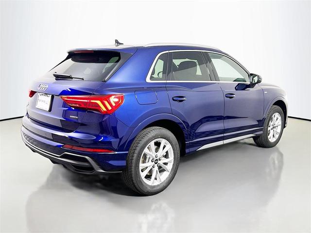 Photo of 2025 Navarra Blue Metallic Audi Q3
