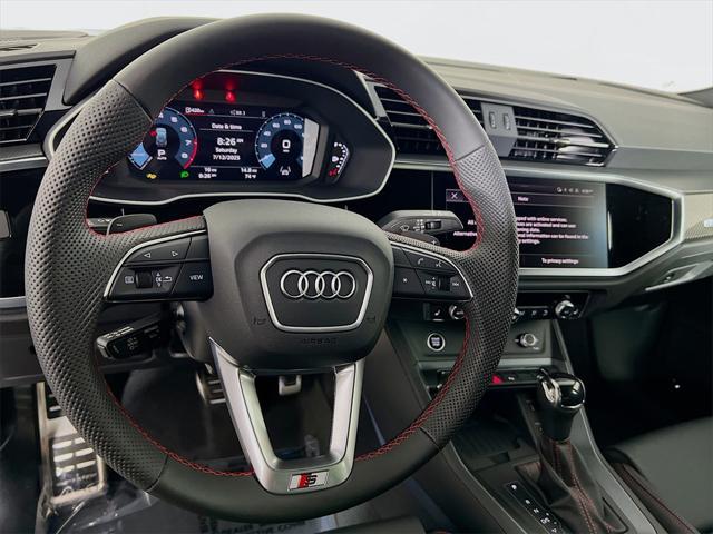 Photo of 2025 Mythos Black Metallic Audi Q3