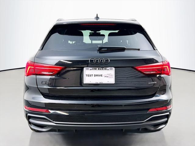 Photo of 2025 Mythos Black Metallic Audi Q3