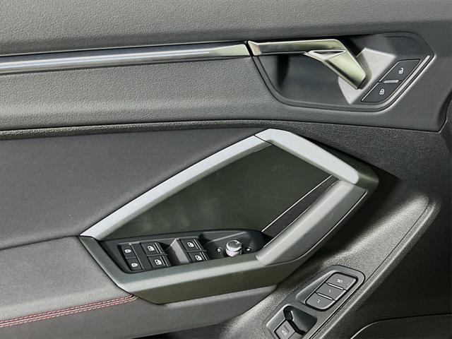 Photo of 2025 Mythos Black Metallic Audi Q3