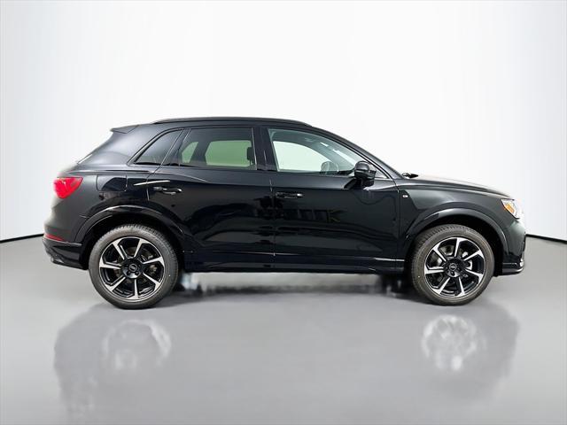 Photo of 2025 Mythos Black Metallic Audi Q3