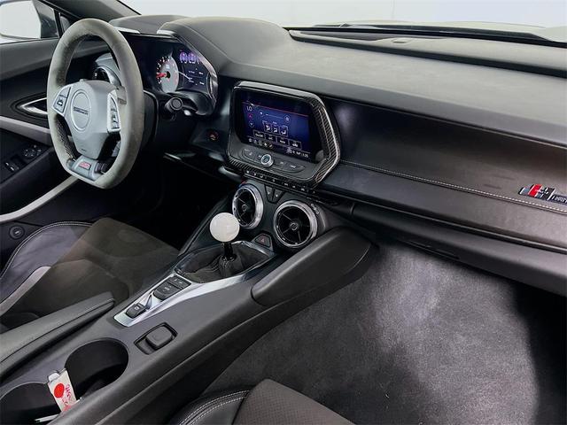Photo of 2021 Black Chevrolet Camaro