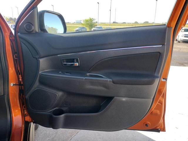 Photo of 2023 Sunshine Orange Metallic Mitsubishi Outlander Sport