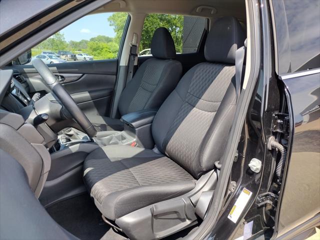 Photo of 2020 Magnetic Black Pearl Nissan Rogue