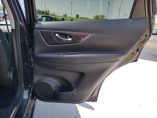 Photo of 2020 Magnetic Black Pearl Nissan Rogue
