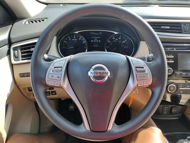 Photo of 2016 Magnetic Black Nissan Rogue