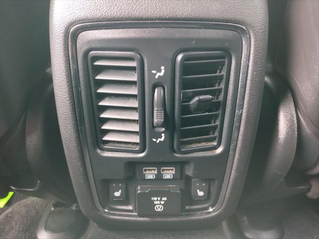 Photo of 2015 Brilliant Black Crystal Pearl Jeep Grand Cherokee