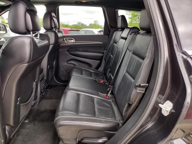 Photo of 2015 Brilliant Black Crystal Pearl Jeep Grand Cherokee