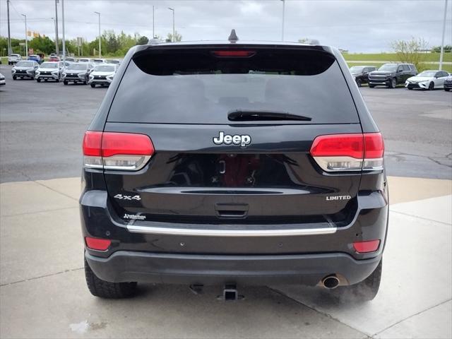 Photo of 2015 Brilliant Black Crystal Pearl Jeep Grand Cherokee