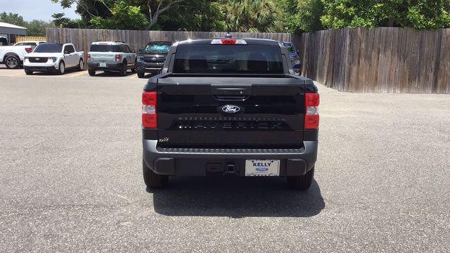 Photo of 2025 Shadow Black Ford Maverick