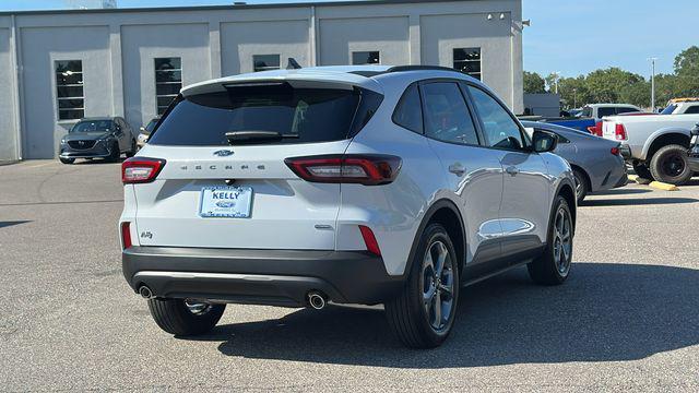 Photo of 2025 Space Silver Metallic Ford Escape
