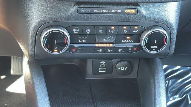 Photo of 2025 Space Silver Metallic Ford Escape