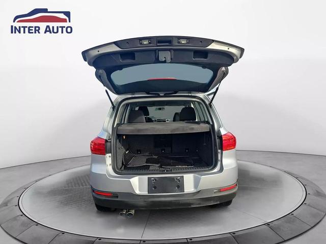 Photo of 2013 Reflex Silver Metallic Volkswagen Tiguan