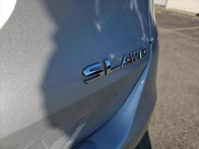 Photo of 2016 Brilliant Silver Nissan Rogue