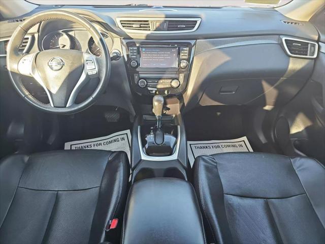 Photo of 2016 Brilliant Silver Nissan Rogue