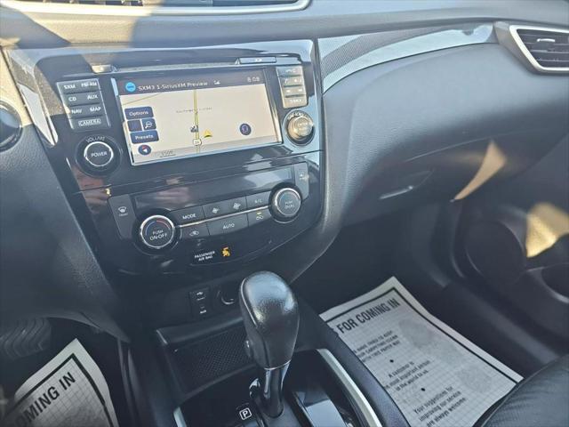 Photo of 2016 Brilliant Silver Nissan Rogue
