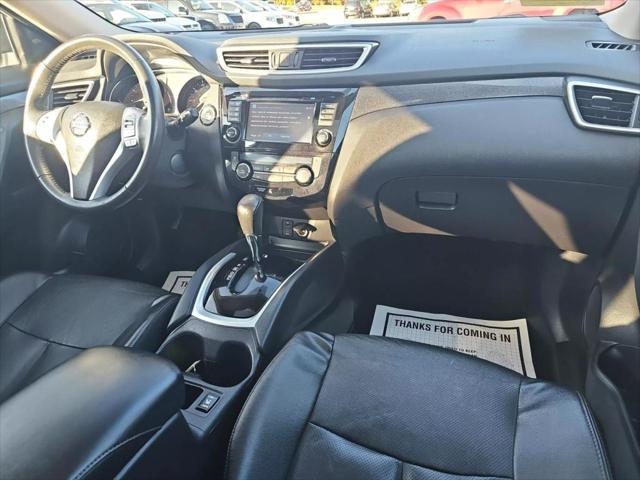 Photo of 2016 Brilliant Silver Nissan Rogue