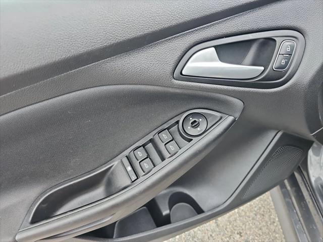 Photo of 2016 Gray Ford Focus