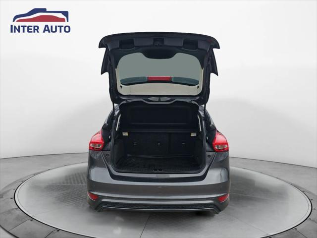 Photo of 2016 Gray Ford Focus