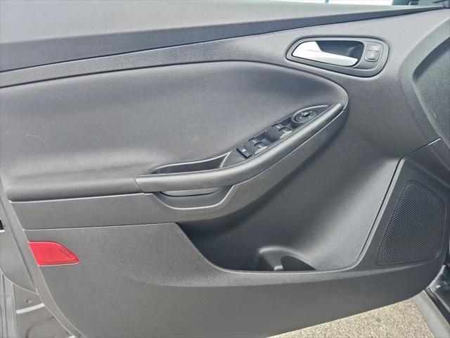 Photo of 2016 Gray Ford Focus