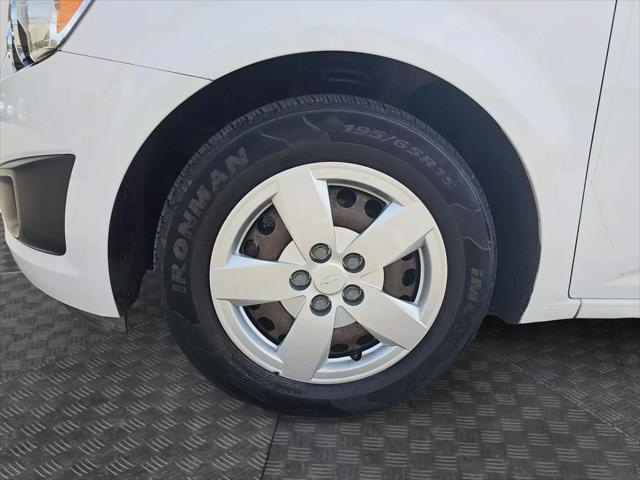 Photo of 2013 Summit White Chevrolet Sonic