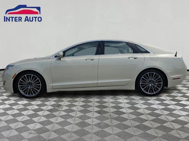 Photo of 2014 White Platinum Metallic Tri-Coat Lincoln MKZ