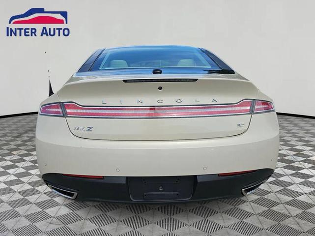 Photo of 2014 White Platinum Metallic Tri-Coat Lincoln MKZ