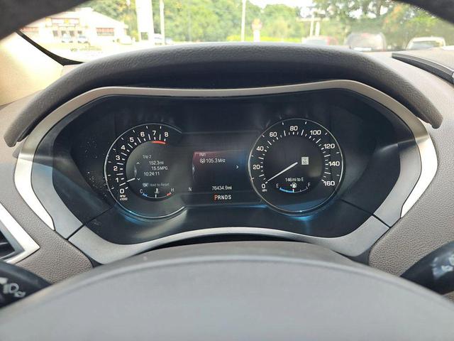 Photo of 2014 White Platinum Metallic Tri-Coat Lincoln MKZ