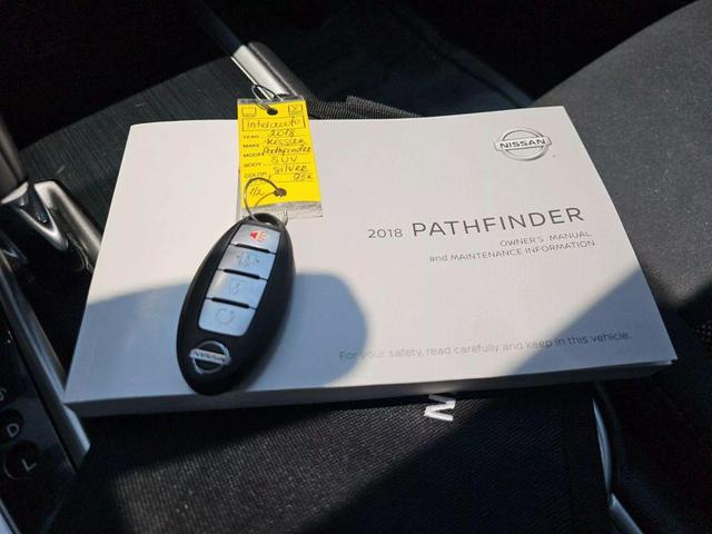 Photo of 2018 Brilliant Silver Nissan Pathfinder