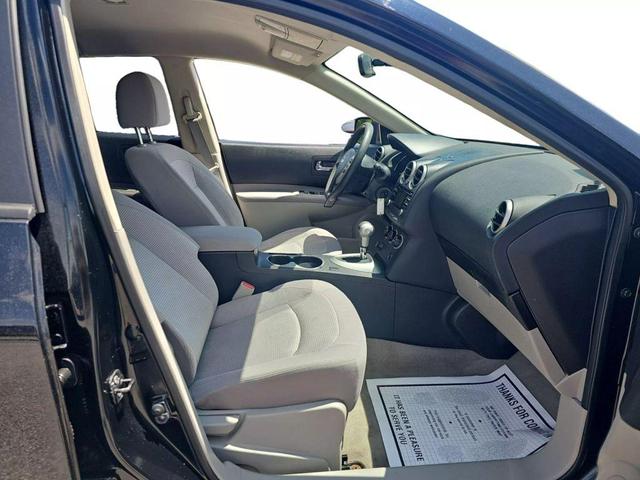 Photo of 2012 Black Nissan Rogue
