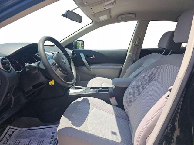 Photo of 2012 Black Nissan Rogue