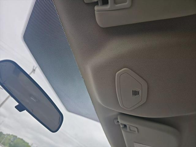 Photo of 2017 Oxford White Ford Focus
