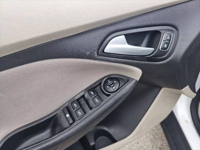 Photo of 2017 Oxford White Ford Focus