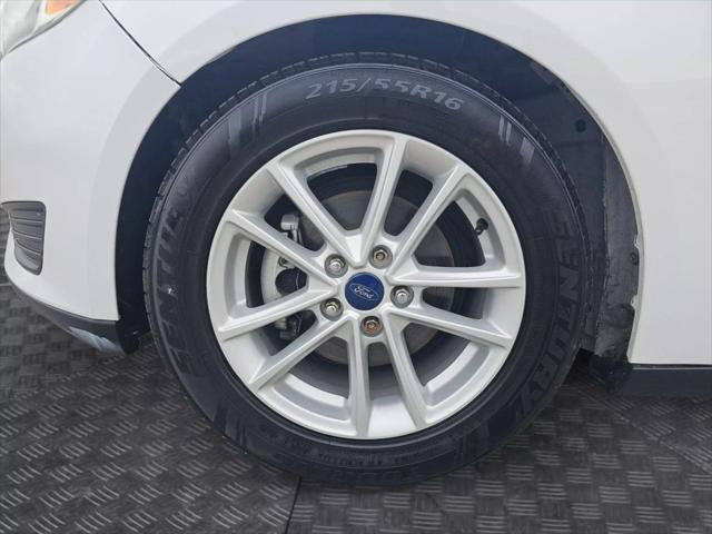 Photo of 2017 Oxford White Ford Focus