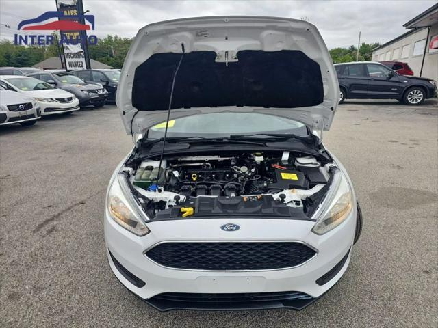 Photo of 2017 Oxford White Ford Focus